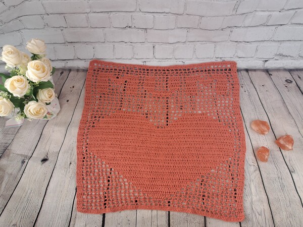 Tischläufer "Mum" in Filet Häkel Technik