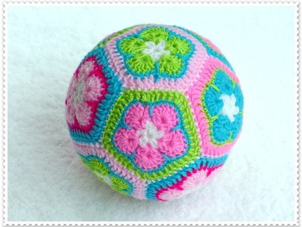 Klingelball zum Spielen - Gratis Häkelanleitung