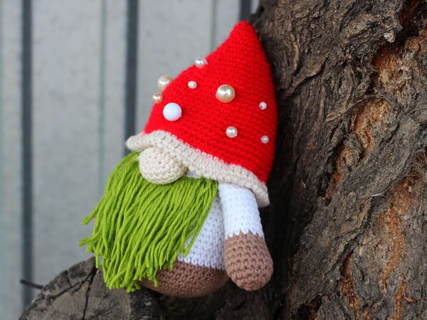 Wichtel häkeln. Kostenlose Häkelanleitung für Fliegenpilzwichtel