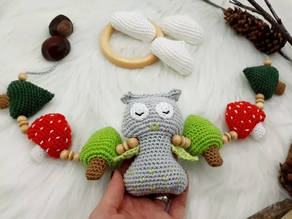 Eulenkinderwagenkette, kostenlose Häkelanleitung von Wolldiamant
