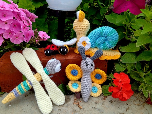Free Crochet Pattern for Insects and a Snail
