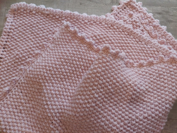 Babydecke stricken: Einfaches Perlmuster & süßer Picot-Rand – kostenlose Anleitung