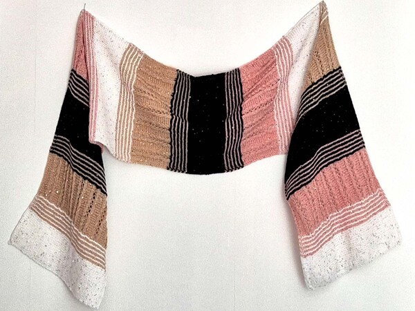 Schal Stola „Pailletty“ im Mustermix und Farbmix mit Paillettengarn gestrickt – kostenlose Strickanleitung