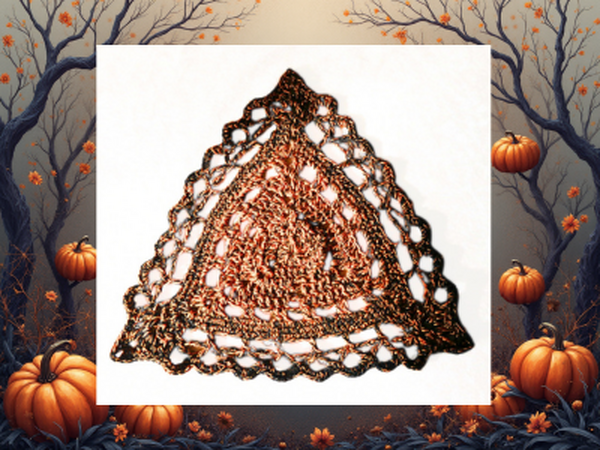 Kostenlose Häkelanleitung für Dreiecksdeckchen Harowin