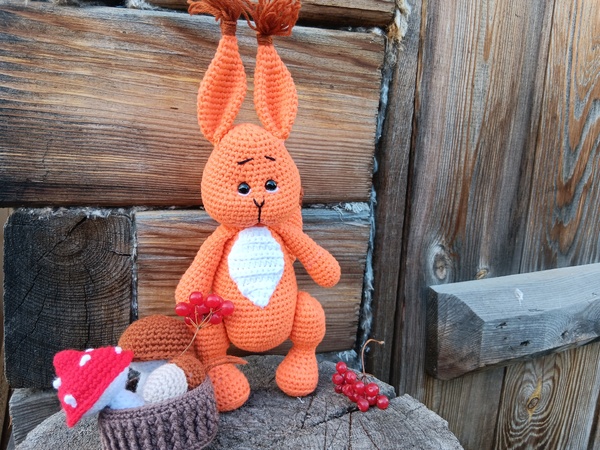 Free Crochet Pattern for Squirrel with Mushroom Basket