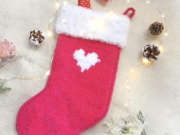 Free crochet pattern for a Holiday sock