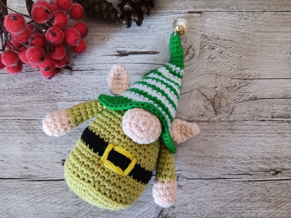 24 Kostenlose Häkelprojekte für die Adventszeit: Projekt 2. Elf häkeln.