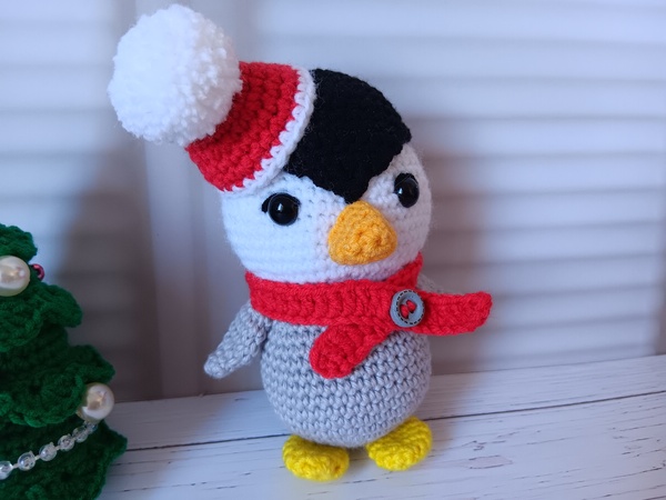 Christmas Advent Calendar. Project 3. Penguin Free Crochet Pattern
