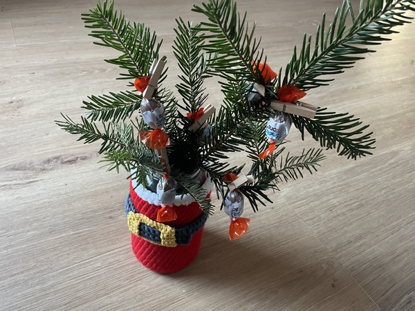 A Touch of Christmas Magic: Upcycled Santa Jar Crochet Cover