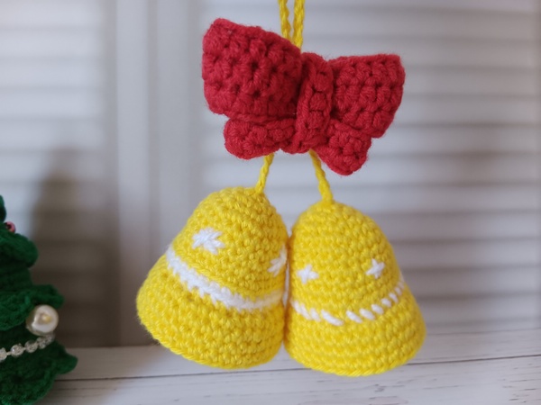 24 Kostenlose Häkelprojekte für die Adventszeit: Projekt 11. Glöckchen häkeln