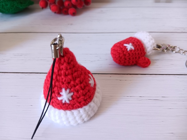 Christmas Advent Calendar. Project 13. Keychains Free Crochet Pattern