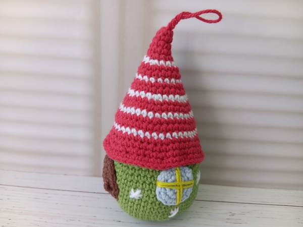 24 Kostenlose Häkelprojekte für die Adventszeit: Projekt 18. Weihnachsthäuschen häkeln