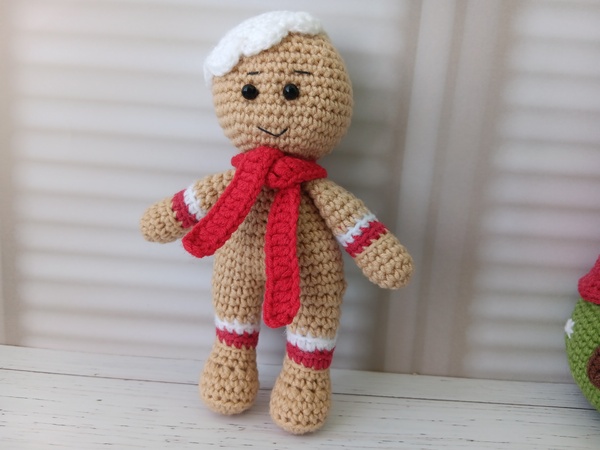 Christmas Advent Calendar. Project 19. Gingerbread Man Free Crochet Pattern