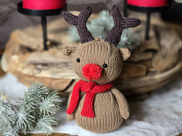Kostenlose Strickanleitung für das Rentier "Holly"
