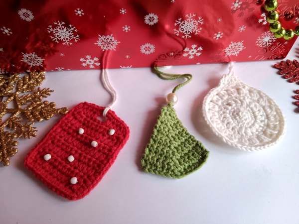 Christmas Advent Calendar. Project 22. Christmas Gift Tags Free Crochet Pattern