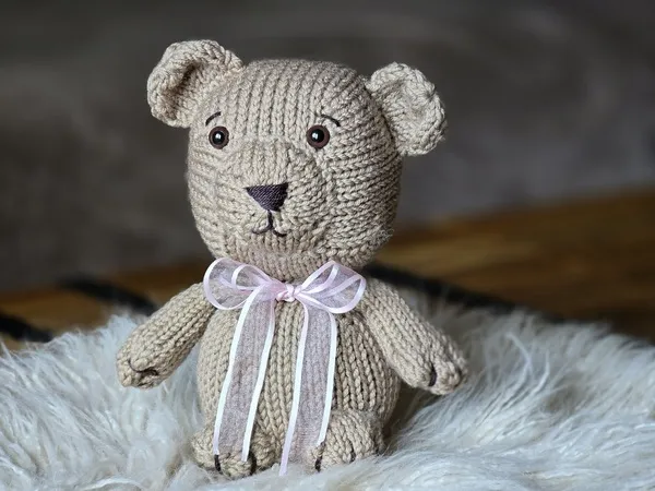 Kostenlose Strickanleitung für den Bär "Bella"