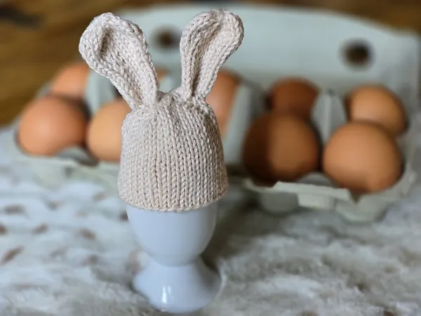 Kostenlose Strickanleitung für Hasen Eierwärmer
