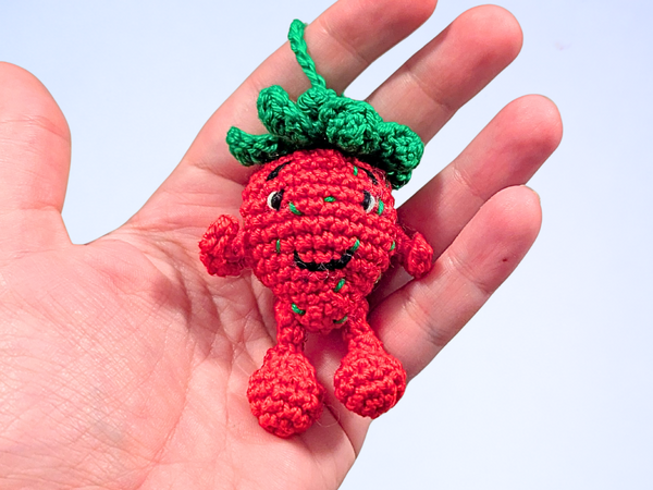Free Crochet Pattern: Keychain Strawberry