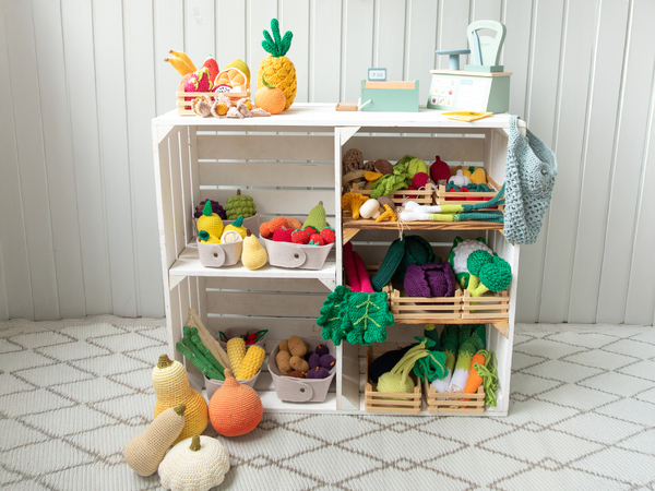 Wie ein Kaufladen das Gehirn deines Kindes nährt – und ganz nebenbei Rollenspiel-Muffel-Eltern rettet