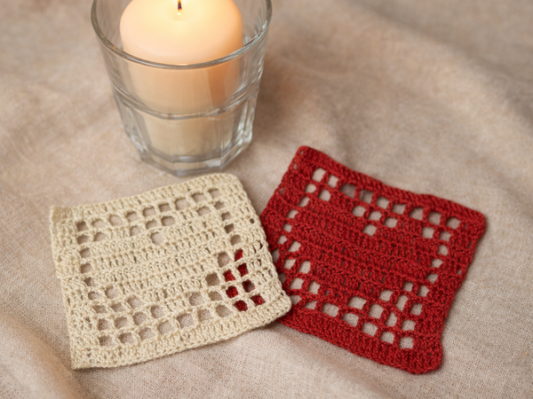 Free crochet pattern for a Valentine’s Day decoration