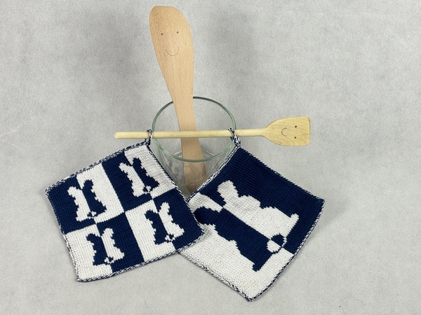 Topflappen stricken im Doubleface Muster – Gratis Anleitung mit Hasenmotiv (auch als Waschlappen oder Schmusetuch geeignet)