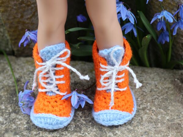 Free Crochet Pattern for Doll Booties