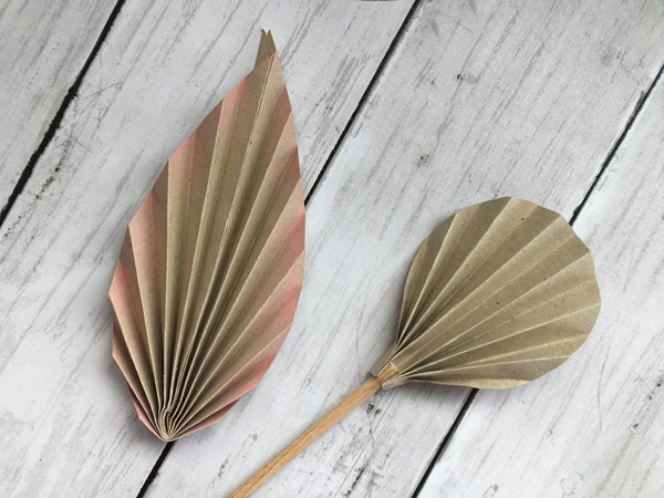 Craft instructions for palm leaf decorations