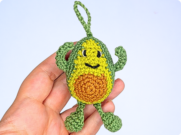 Free No-Sew Crochet Pattern: Avocado Keychain