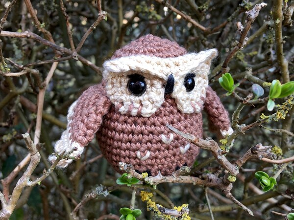 Free crochet pattern for Ella the owl
