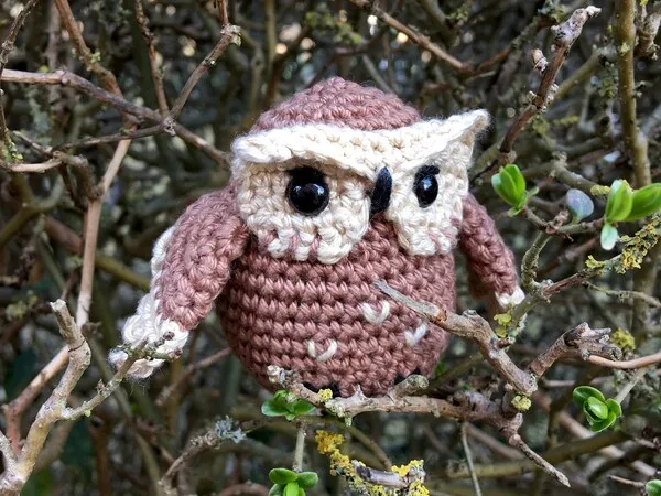 Free crochet pattern for Ella the owl