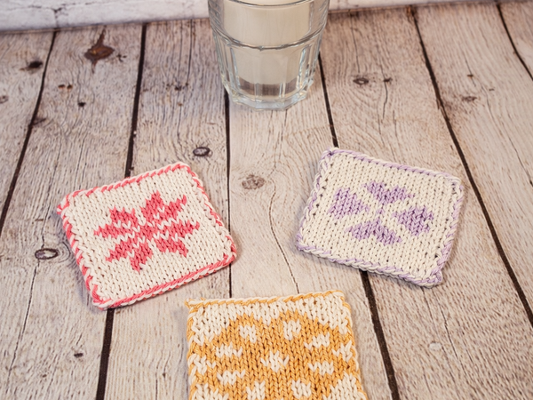 Spring-inspired knitted coasters – a free knitting pattern