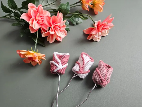 Häkelprojekte für den Muttertag #1: Kleine Blüten