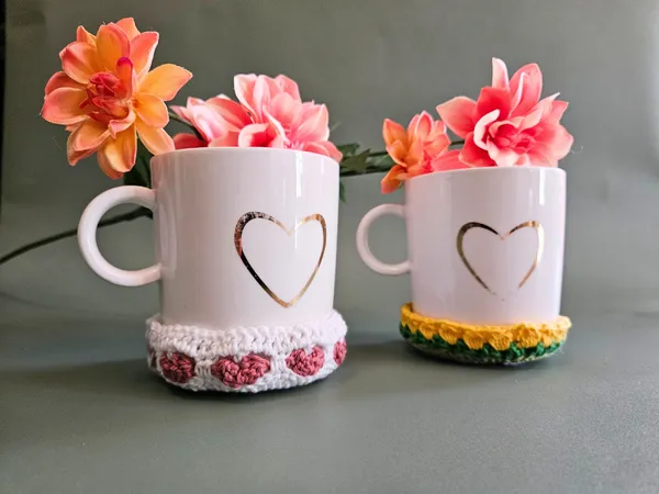 Häkelprojekte für den Muttertag #3: Tassenuntersetzer mit Tulpen- oder Herzbordüre