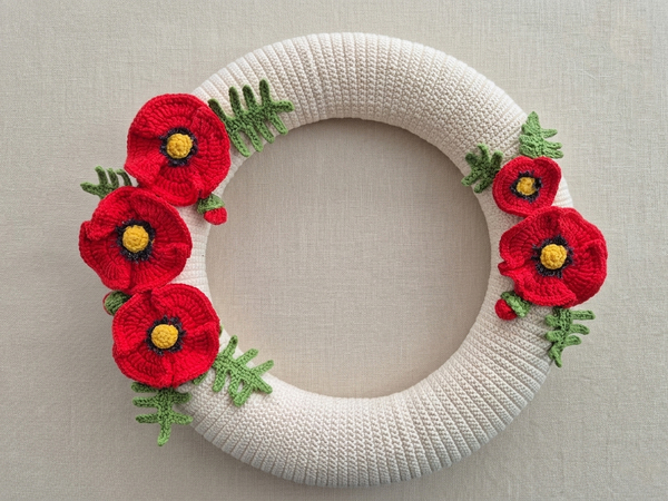 Free Crochet Pattern for a Poppy Wreath