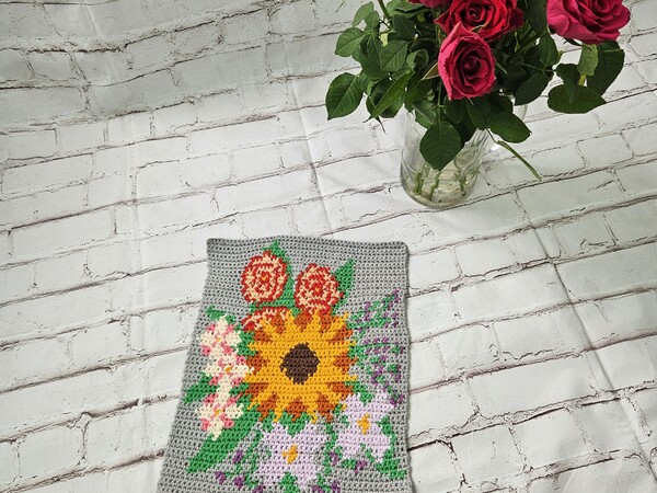 Crochet Your Own Flower Bouquet: Free Crochet Pattern for a Floral Table mat