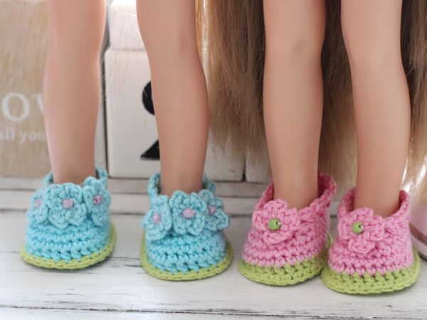 Kostenlose Häkelanleitung für Puppenschuhe