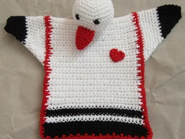 Schmusetuch oder Kuschelpuppe häkeln für Babys – kleine Geschenke mit großer Wirkung