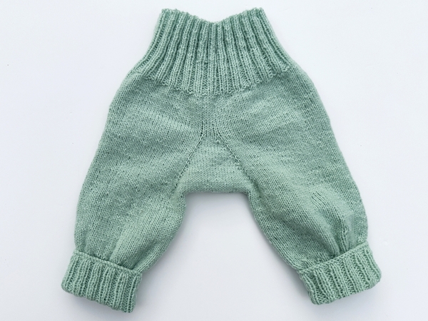 Strickanleitung Babyhose in 3 Größen