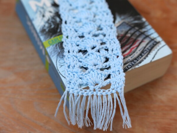 Crochet "Lesefransen" – Little Companions for Relaxing Vacation Reading Free Crochet Pattern for 2 Bookmarks