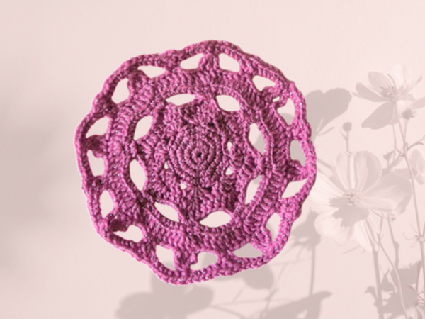 Free crochet pattern for a small doily