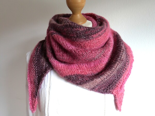 Free Knitting Pattern “Kylie” – An Asymmetrical Shawl for Beginners