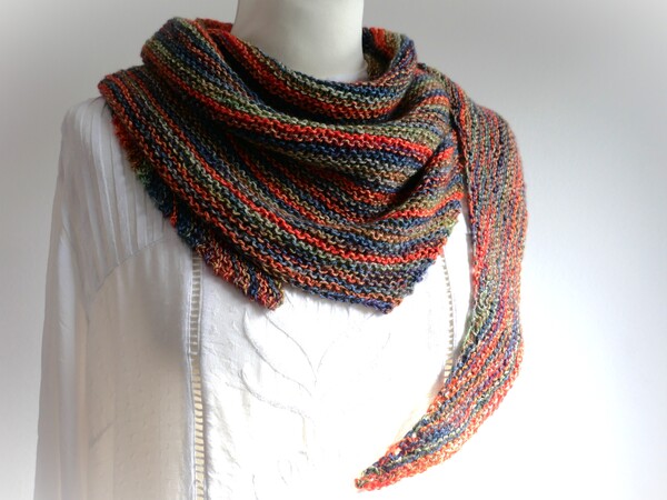 Knitting a Boomerang Shawl – Free Knitting Pattern