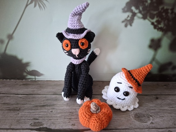 Free Halloween Crochet Pattern for Cat, Ghost and Pumpkin
