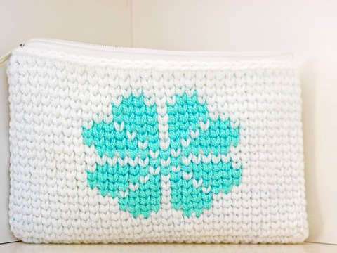 Acceiccoire: Schmuck, Taschen und andere Kleinigkeiten.