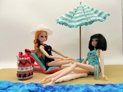 Puppenkleidung und Puppenzubehör