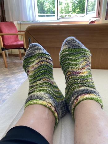 Mein erstes Paar Limone-Sneaker. Ich bin verliebt, tolle Passform 🥰
Habe ich in der Reha gestrickt 🧶