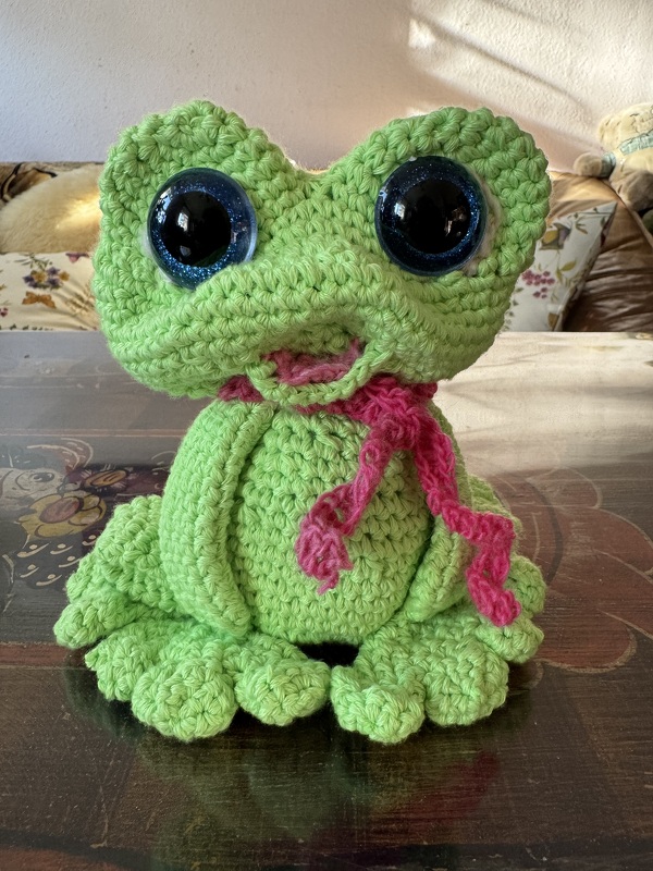 Crochet pattern Taki the croaking frog