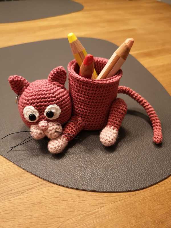 Cat Pen/Needle Container - Crochet Pattern