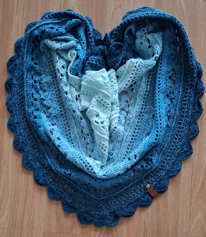 Crochet pattern Iuliel (wide shawl)