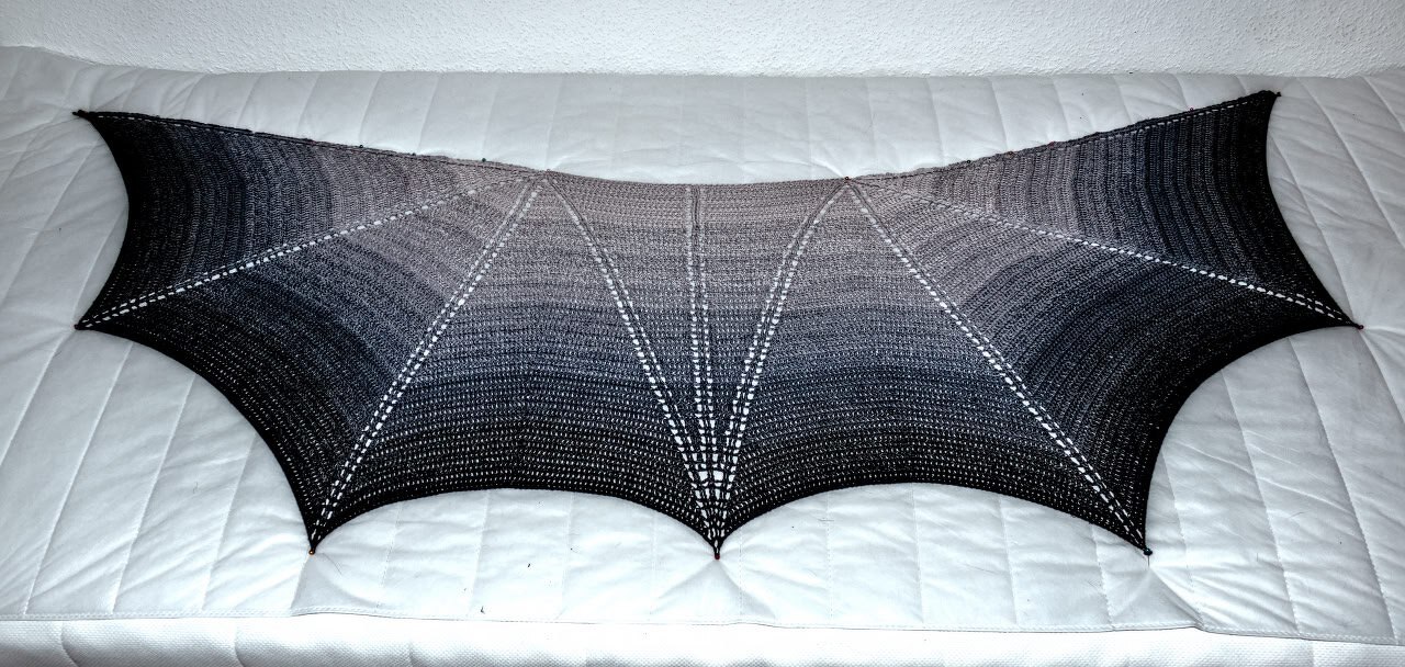 Schultertuch Fledermausi